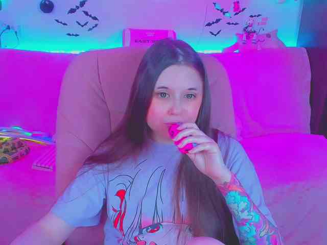 LoliSuccub webcam
