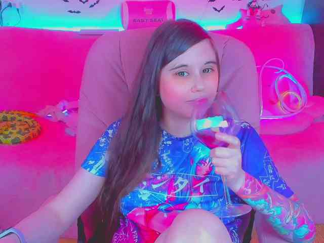 LoliSuccub webcam