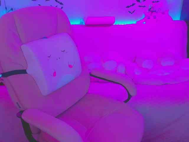 LoliSuccub webcam