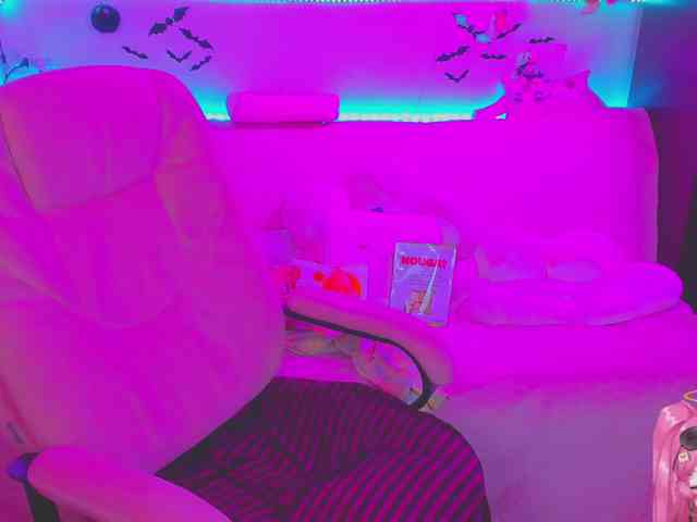 LoliSuccub webcam