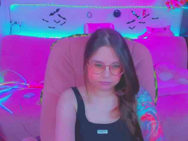 LoliSuccub webcam