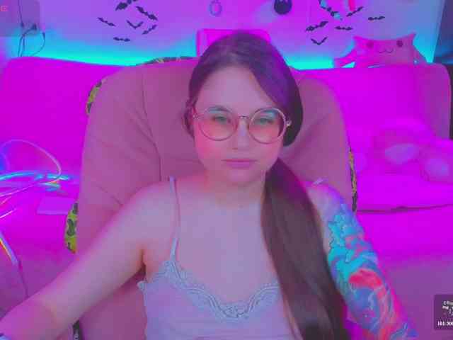 LoliSuccub webcam