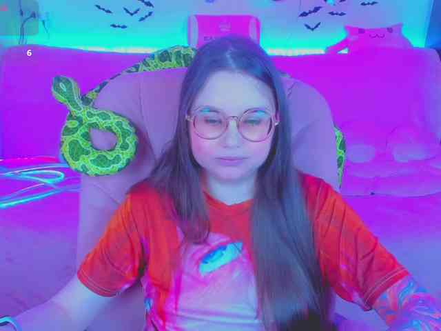 LoliSuccub webcam