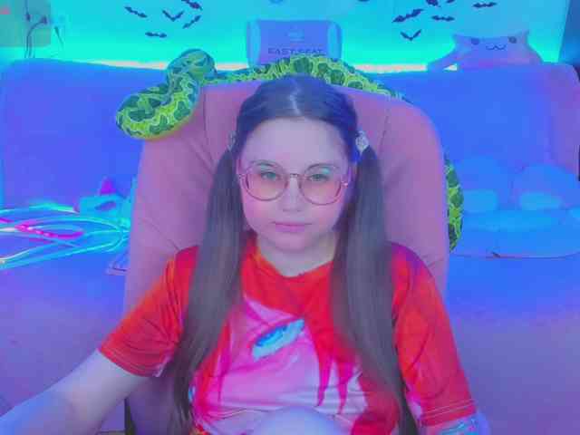 LoliSuccub webcam
