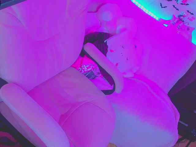 LoliSuccub webcam