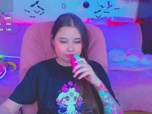 LoliSuccub webcam