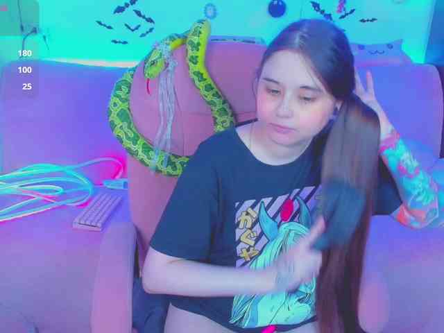 LoliSuccub webcam