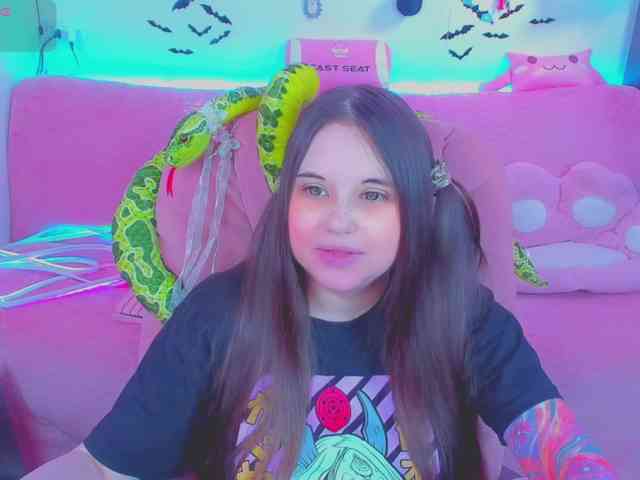 LoliSuccub webcam