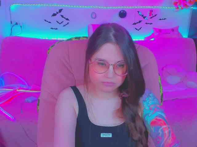 LoliSuccub webcam