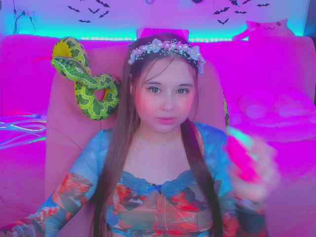 LoliSuccub webcam