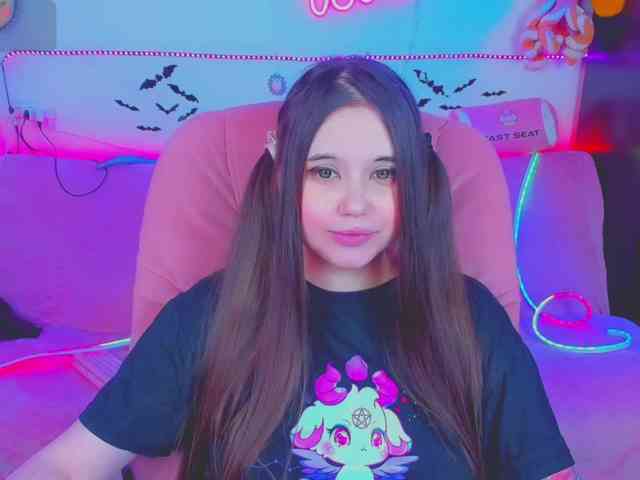 LoliSuccub webcam