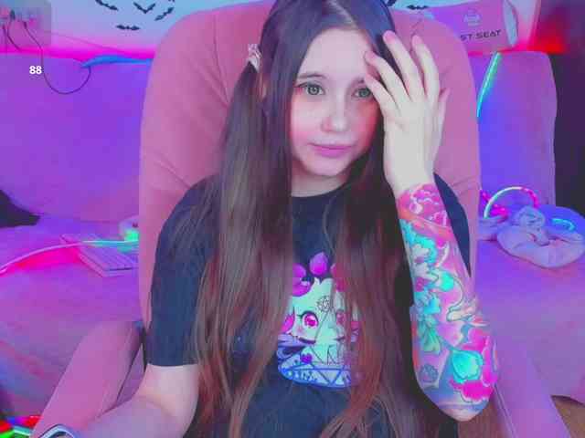 LoliSuccub webcam