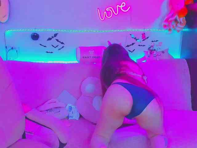 LoliSuccub webcam