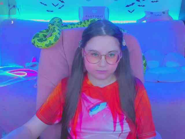 LoliSuccub webcam