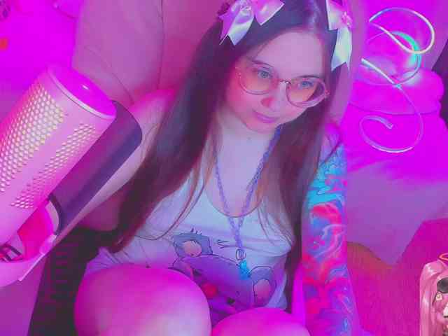 LoliSuccub webcam