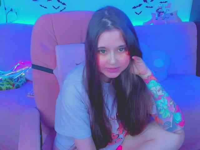 LoliSuccub webcam