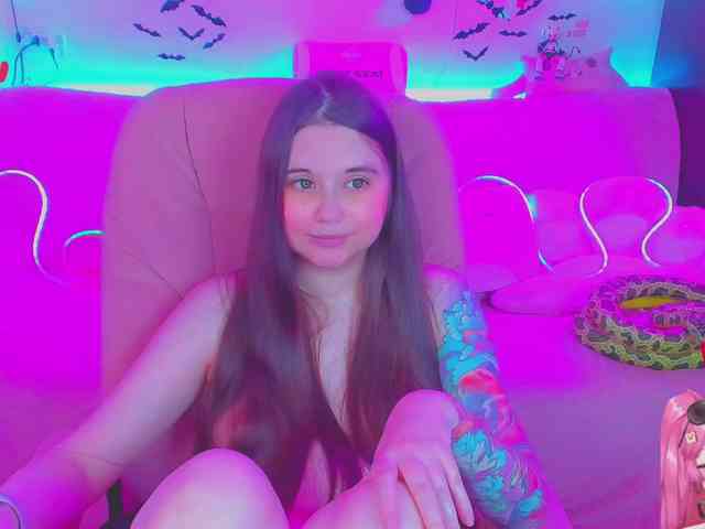 LoliSuccub webcam