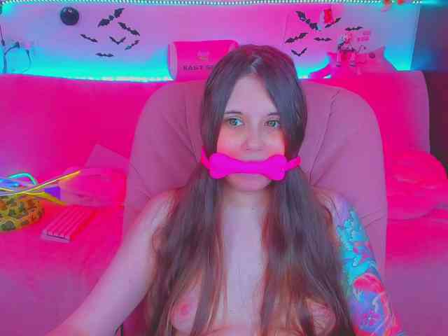 LoliSuccub webcam