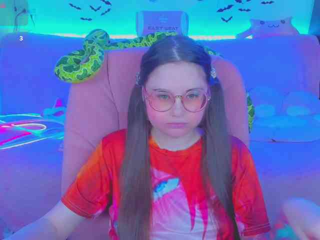 LoliSuccub webcam