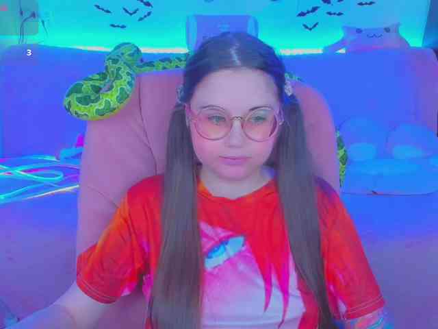 LoliSuccub webcam