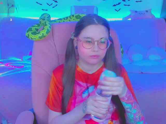 LoliSuccub webcam
