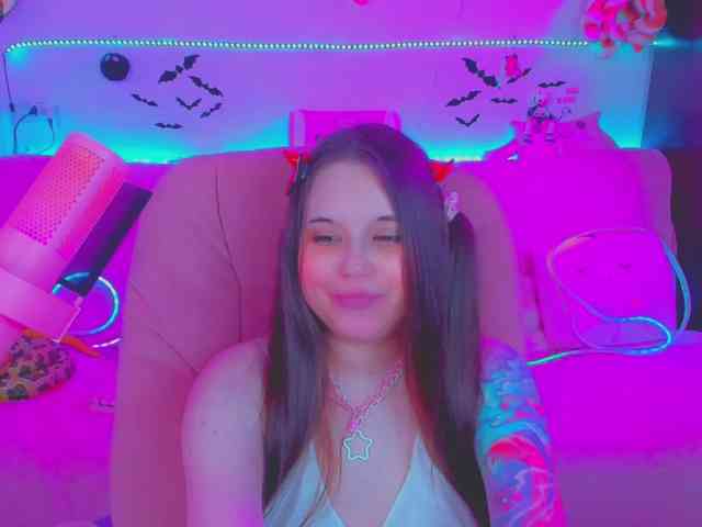 LoliSuccub webcam