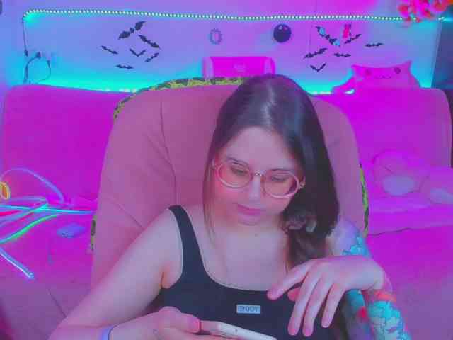 LoliSuccub webcam