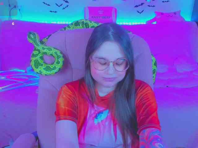 LoliSuccub webcam