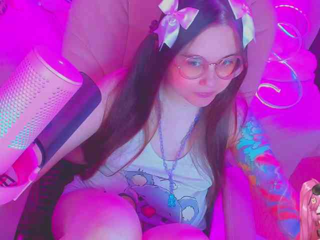 LoliSuccub webcam