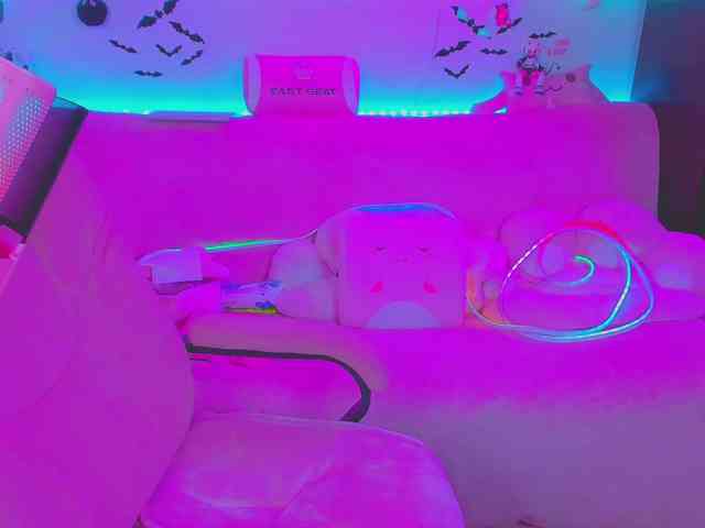 LoliSuccub webcam
