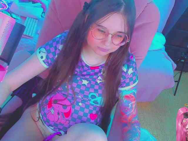 LoliSuccub webcam