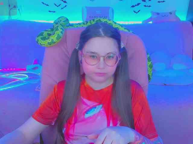 LoliSuccub webcam