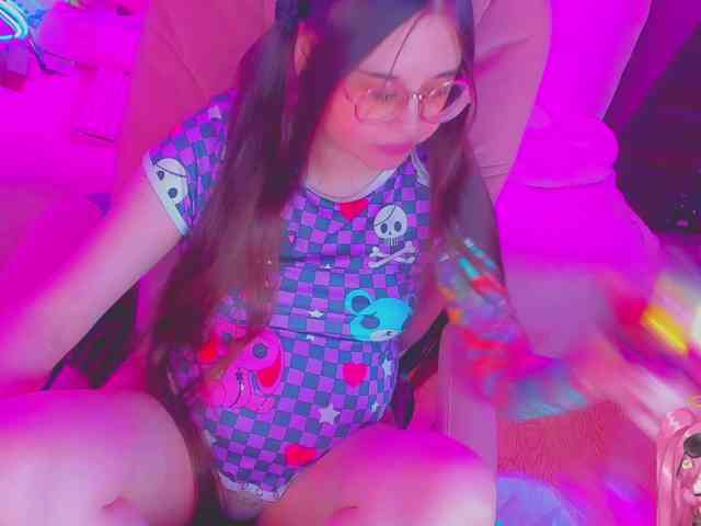 LoliSuccub webcam
