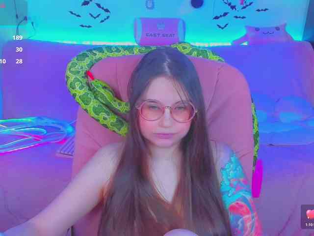 LoliSuccub webcam