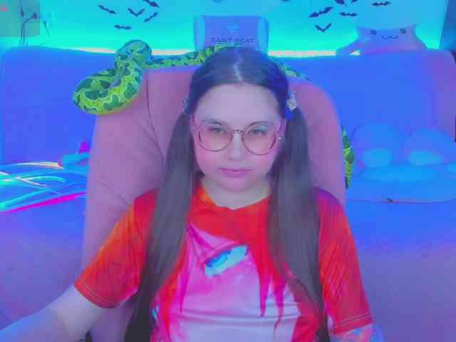 LoliSuccub webcam