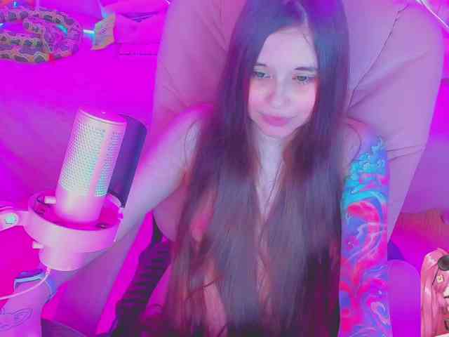 LoliSuccub webcam