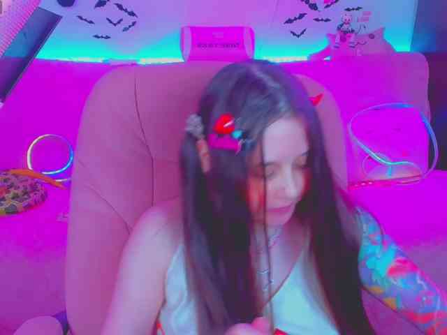 LoliSuccub webcam