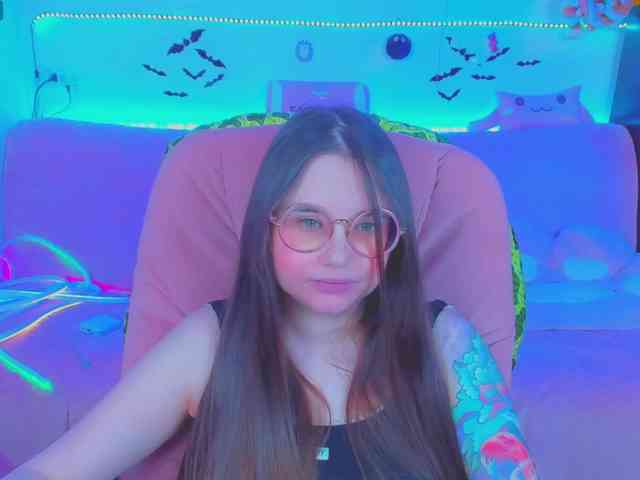 LoliSuccub webcam