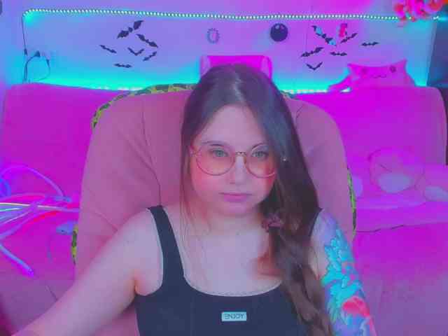 LoliSuccub webcam