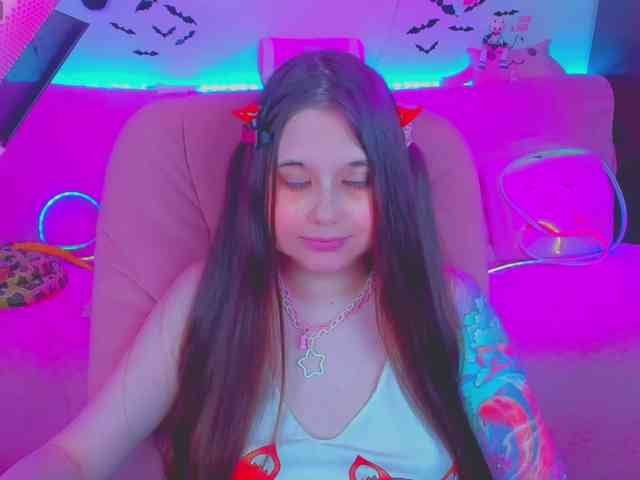 LoliSuccub webcam