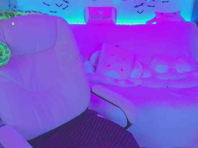 LoliSuccub webcam