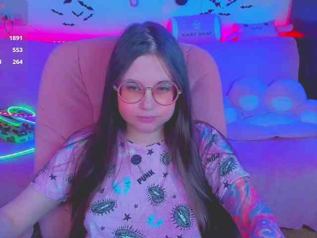 LoliSuccub webcam