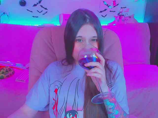 LoliSuccub webcam