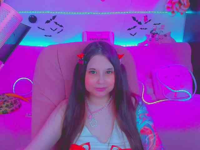 LoliSuccub webcam