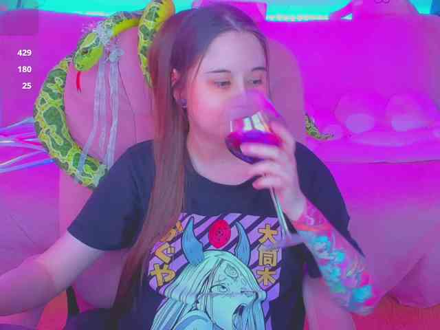 LoliSuccub webcam
