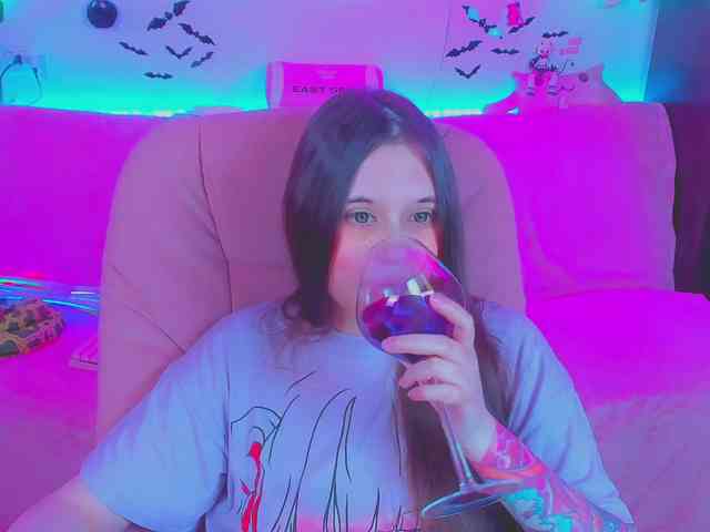LoliSuccub webcam