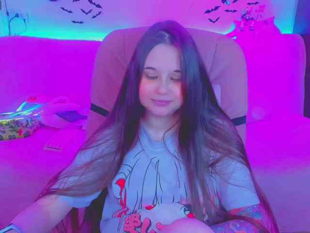 LoliSuccub webcam