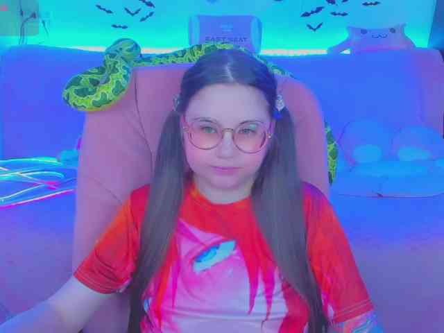LoliSuccub webcam