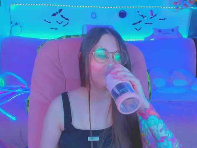 LoliSuccub webcam