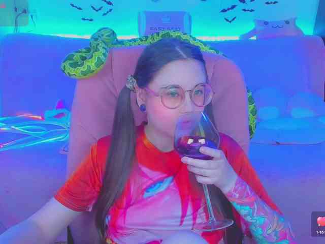 LoliSuccub webcam